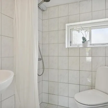 Feriehus 2 Bedroom Stunning In Nordenbro Vesteregn