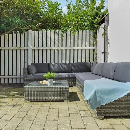Feriehus 2 Bedroom Stunning In