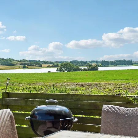 2 Bedroom Stunning In Casa vacanze *