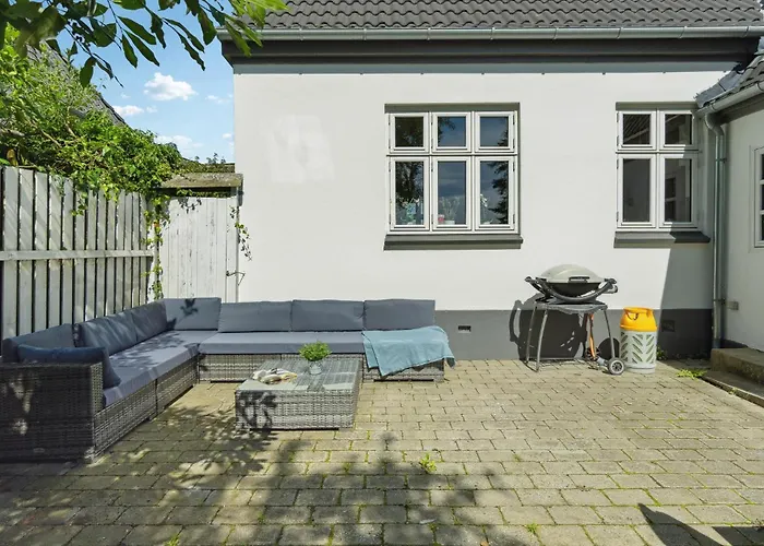 بيت للعطل 2 Bedroom Stunning In