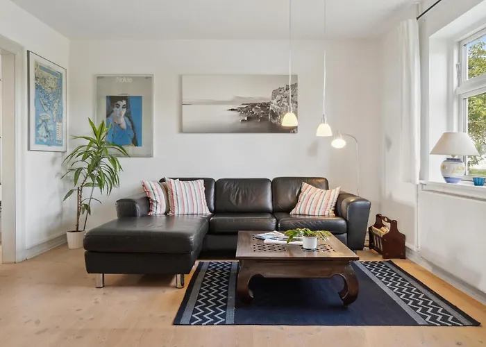 بيت للعطل 2 Bedroom Stunning In *